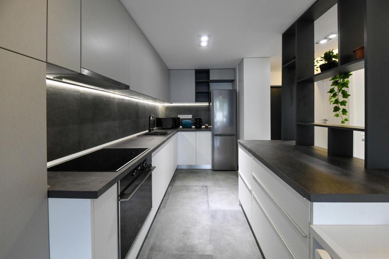 Modern Apartment in a Quiet Area Cluj-Napoca Exterior foto