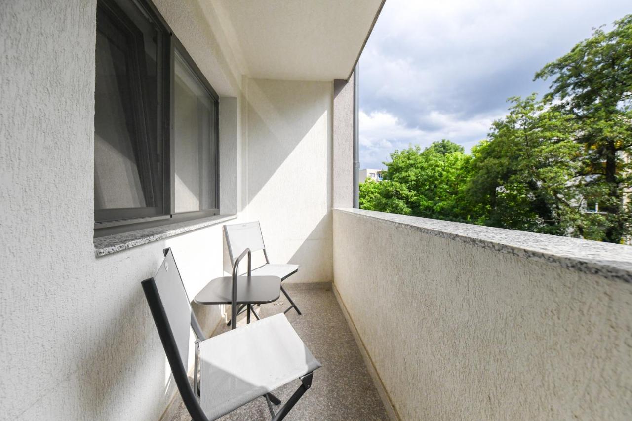Modern Apartment in a Quiet Area Cluj-Napoca Exterior foto