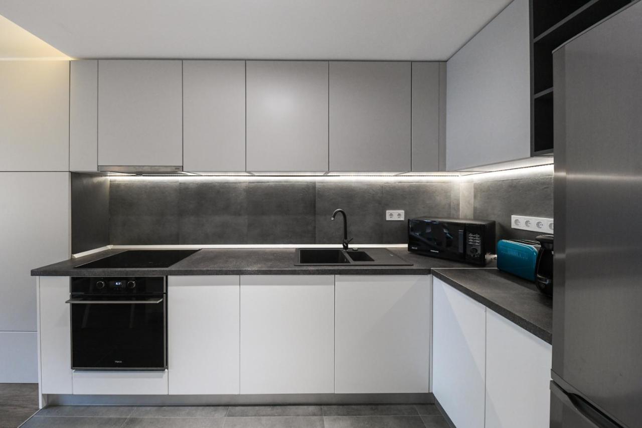 Modern Apartment in a Quiet Area Cluj-Napoca Exterior foto