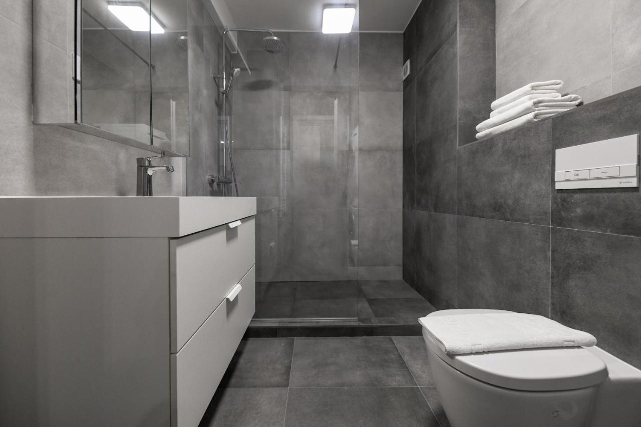Modern Apartment in a Quiet Area Cluj-Napoca Exterior foto